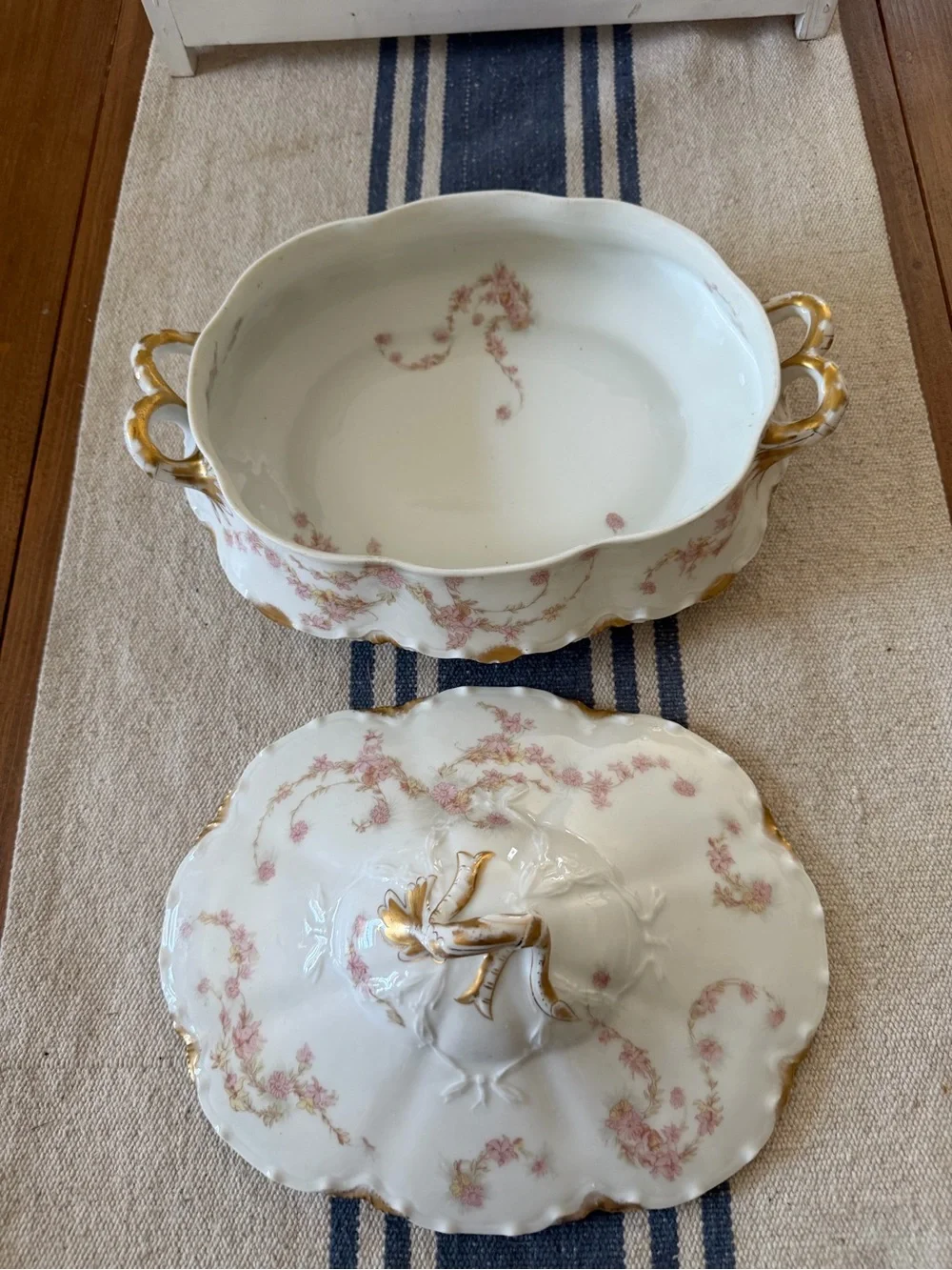 Haviland Limoges Porcelain Schleiger ?525 Pink Gold Floral Covered Bowl